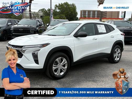 Summit White 2025 Chevrolet Trax LS