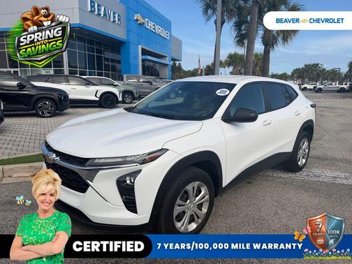 Summit White 2025 Chevrolet Trax LS