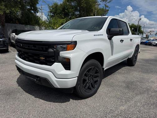2025 Chevrolet Silverado 1500 Custom
