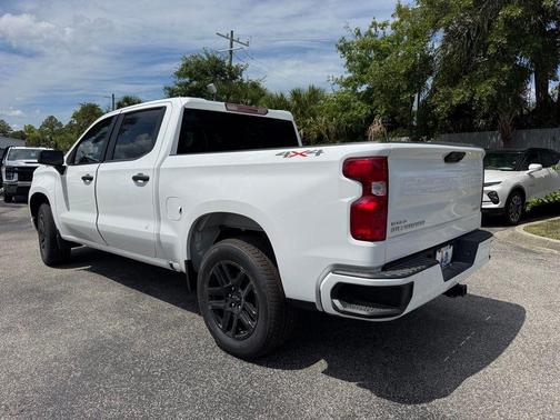 2025 Chevrolet Silverado 1500 Custom