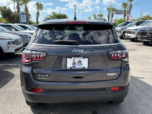 Baltic Gray Metallic Clearcoat 2024 Jeep Compass Latitude
