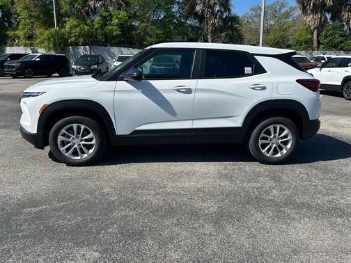 Summit White 2026 Chevrolet Trailblazer LS