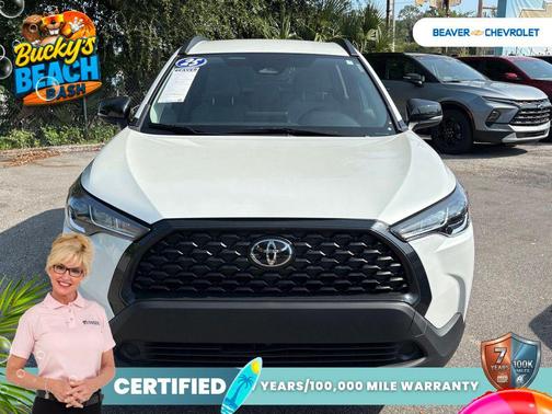 Pearl 2025 Toyota Corolla Cross LE