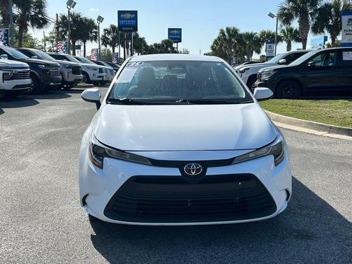 Ice Cap 2025 Toyota Corolla LE