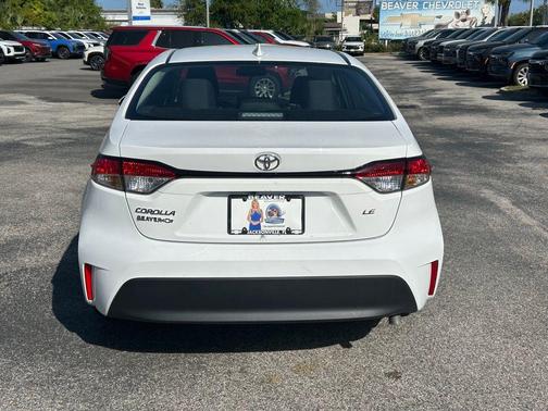 Ice Cap 2025 Toyota Corolla LE