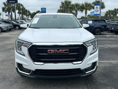 Summit White 2022 GMC Terrain SLE