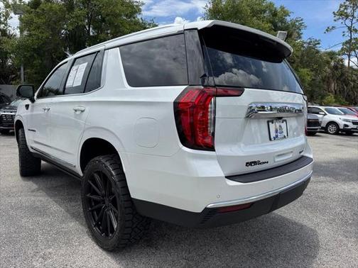 2023 GMC Yukon SLT