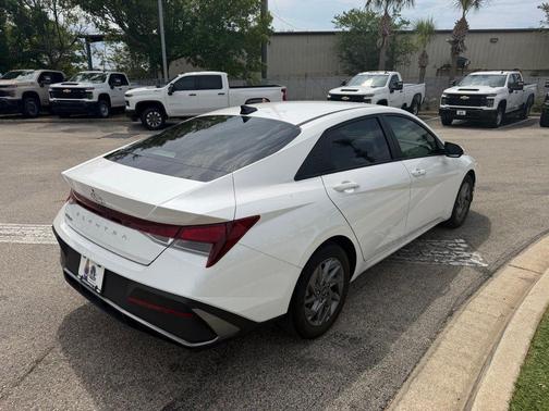 White 2024 Hyundai ELANTRA SEL
