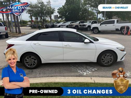White 2024 Hyundai ELANTRA SEL
