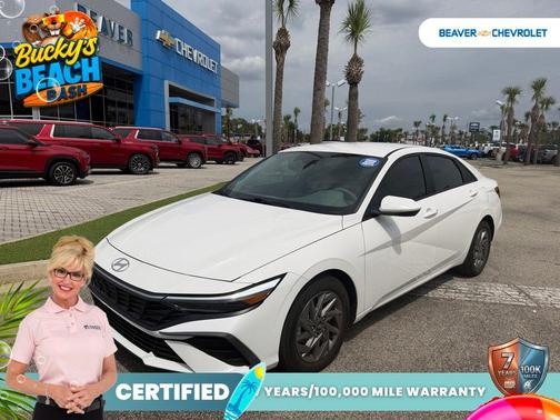 White 2024 Hyundai ELANTRA SEL
