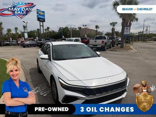 White 2024 Hyundai ELANTRA SEL