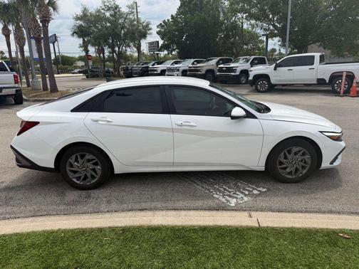 White 2024 Hyundai ELANTRA SEL
