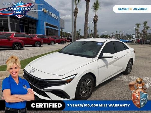 White 2024 Hyundai ELANTRA SEL