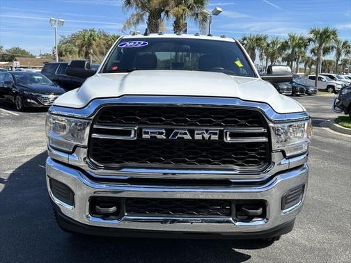 Bright White Clearcoat 2022 RAM 2500 Tradesman Crew Cab 4x4 6'4' Box