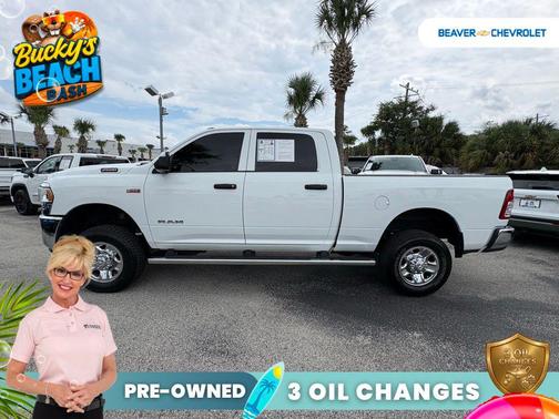 Bright White Clearcoat 2022 RAM 2500 Tradesman Crew Cab 4x4 6'4' Box