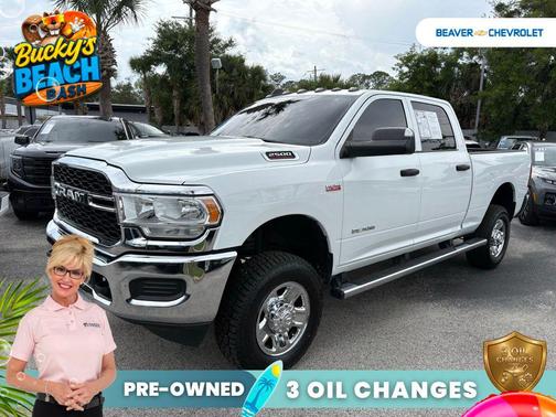 Bright White Clearcoat 2022 RAM 2500 Tradesman Crew Cab 4x4 6'4' Box