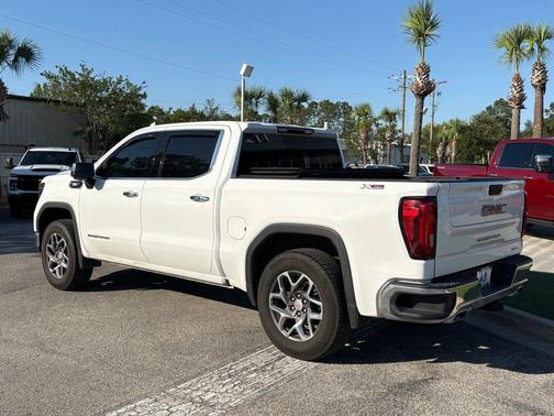 Summit White 2022 GMC Sierra 1500 SLT