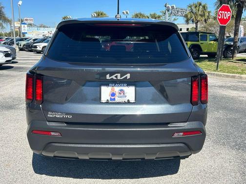 2023 Kia Sorento LX