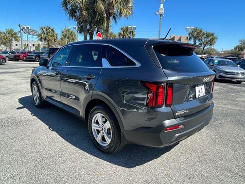 2023 Kia Sorento LX