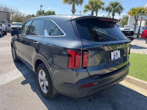 2023 Kia Sorento LX