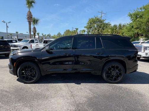 Mosaic Black Metallic 2026 Chevrolet Traverse RS