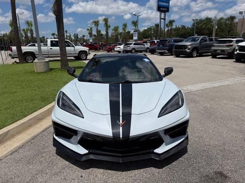 Ceramic White 2021 Chevrolet Corvette Stingray w/3LT