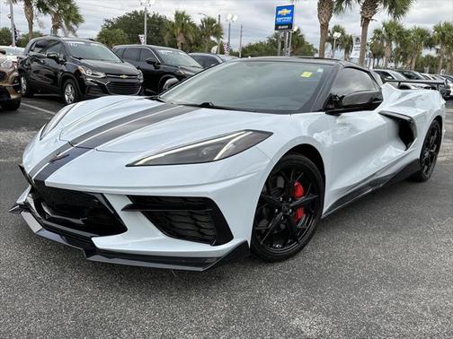 Ceramic White 2021 Chevrolet Corvette Stingray w/3LT