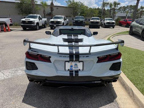 Ceramic White 2021 Chevrolet Corvette Stingray w/3LT