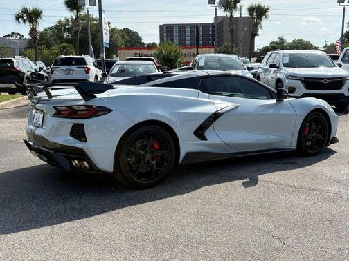 Ceramic White 2021 Chevrolet Corvette Stingray w/3LT