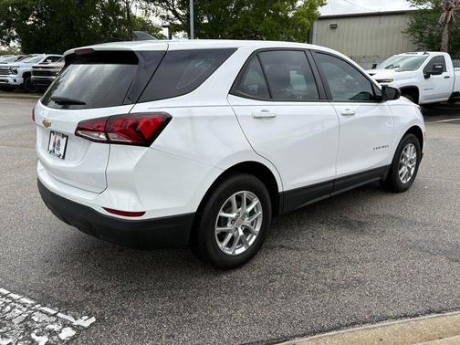 Summit White 2024 Chevrolet Equinox LS