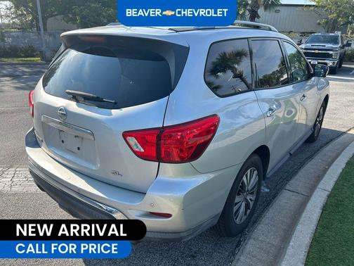 2018 Nissan Pathfinder SL