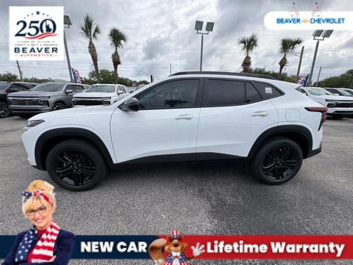 Summit White 2026 Chevrolet Trax FWD ACTIV