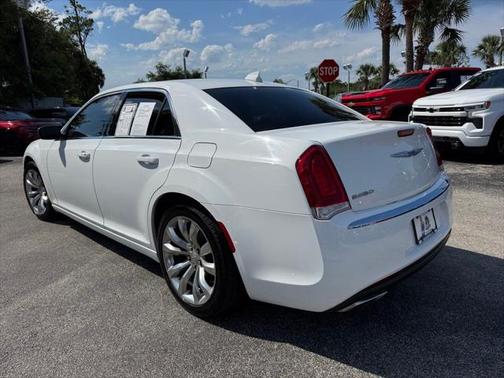 2019 Chrysler 300 Touring