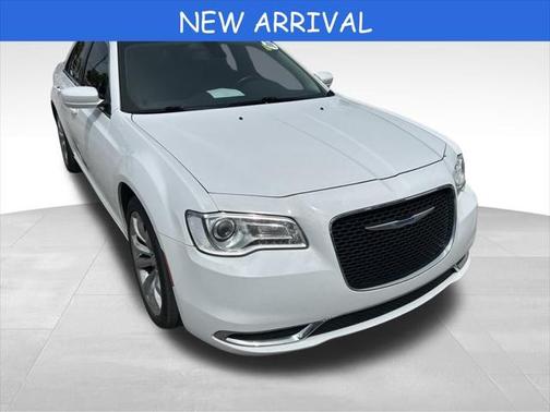 2019 Chrysler 300 Touring