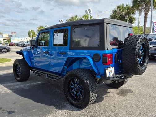 2024 Jeep Wrangler 4-Door Sahara 4x4