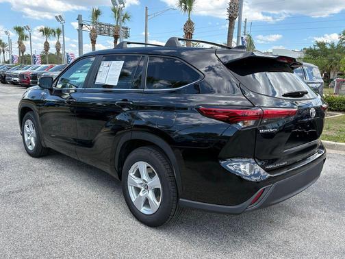 Midnight Black Metallic 2023 Toyota Highlander L