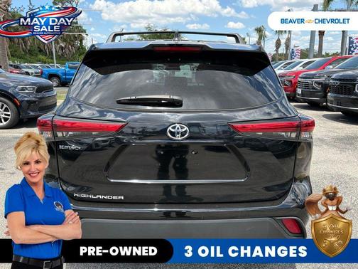 Midnight Black Metallic 2023 Toyota Highlander L