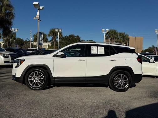 2023 GMC Terrain SLT