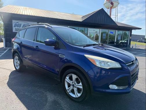 White Platinum Metallic Tri-Coat 2015 Ford Escape SE