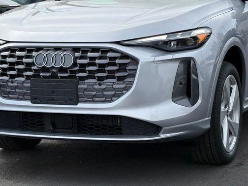 Florett Silver Metallic 2026 Audi Q5 PLUS