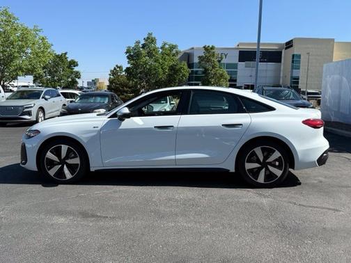 Glacier White Metallic 2026 Audi A5