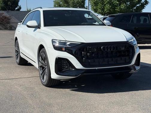 2025 Audi Q8 55 Premium