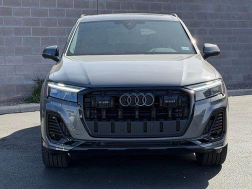 Samurai Gray Metallic 2026 Audi Q7 55 Premium Plus