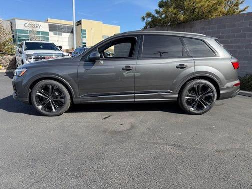 Samurai Gray Metallic 2026 Audi Q7 55 Premium Plus