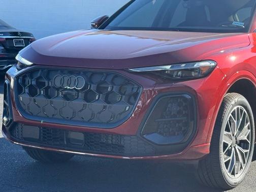 Grenadine Red Metallic 2026 Audi Q5 2.0T Premium Plus