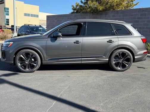Samurai Gray Metallic 2026 Audi Q7 55 Premium Plus