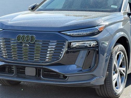 Magnet Gray 2027 Audi Q6 e-tron Premium Plus