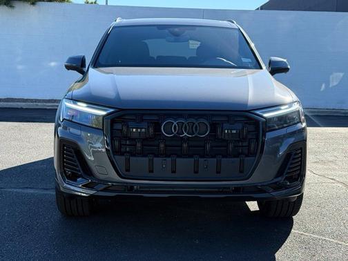Samurai Gray Metallic 2026 Audi Q7 45 Premium