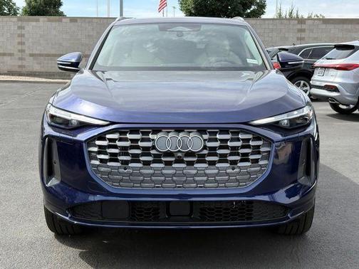 Navarra Blue Metallic 2026 Audi Q5 PLUS