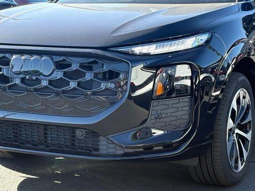 Mythos Black Metallic 2026 Audi Q3 S line